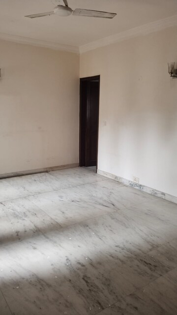 Room in 4 BHK Builder Floor at Boutique Residential Apartments A 3 2, Vasant Vihar – for Rent