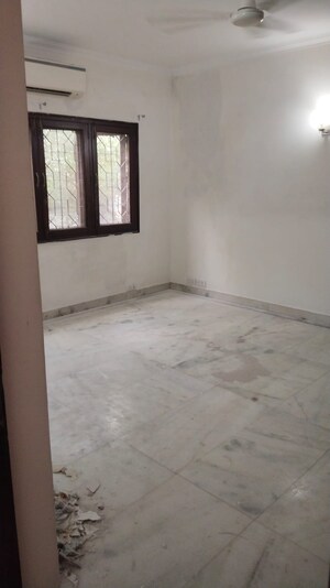 Room in 4 BHK Builder Floor at Boutique Residential Apartments A 3 2, Vasant Vihar – for Rent