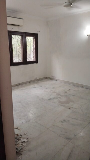 Room in 4 BHK Builder Floor at Boutique Residential Apartments A 3 2, Vasant Vihar – for Rent