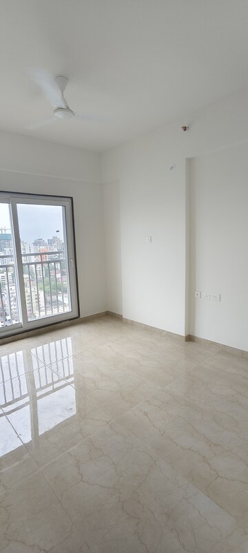 Room in 2 BHK Apartment at Shapoorji Pallonji BKC 28, Bandra East – for Rent