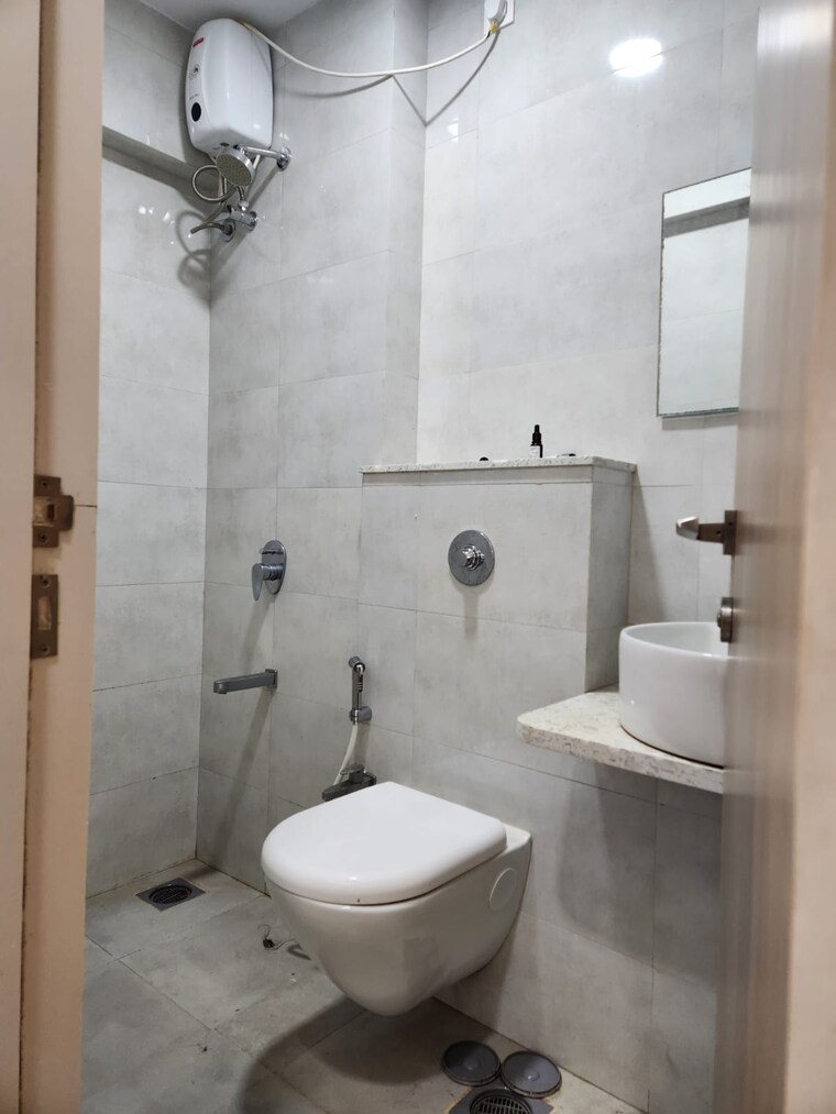 Bathroom, sugee-atharva 2 Bedroom 470 Sq.Ft. Apartment In Prabhadevi Mumbai 9322404