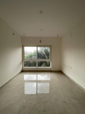 Room in 1 BHK Apartment at Naman Habitat, Andheri West – for Rent