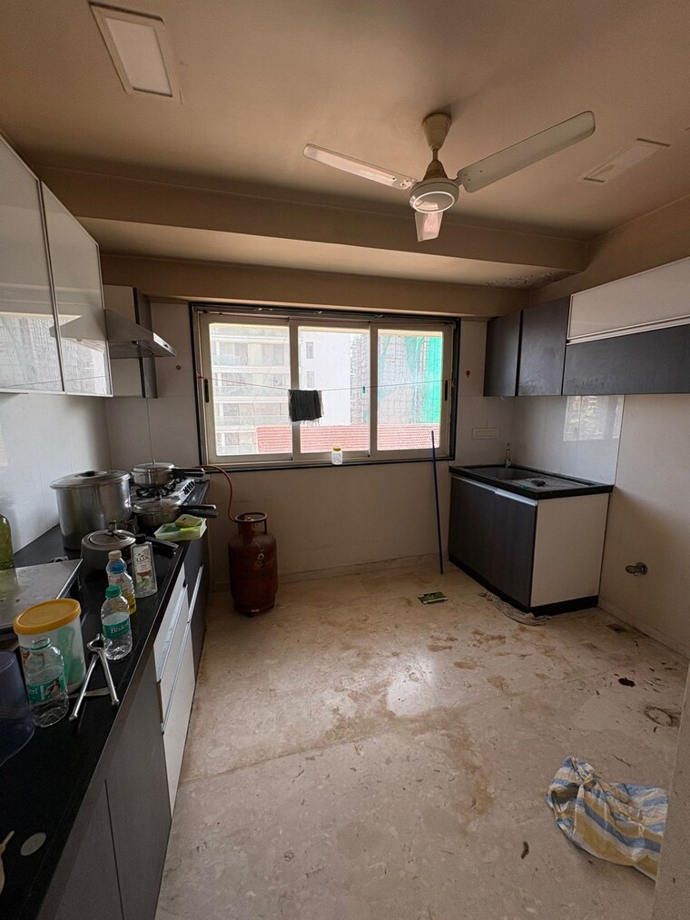 Kitchen, ekta-iris 3 Bedroom 1100 Sq.Ft. Apartment In Khar West Mumbai 9322455