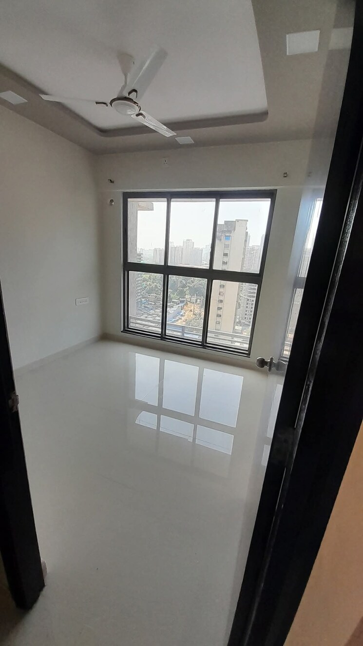 Room, uk-iridium 1 Bedroom 410 Sq.Ft. Apartment In Kandivali East Mumbai 9322479