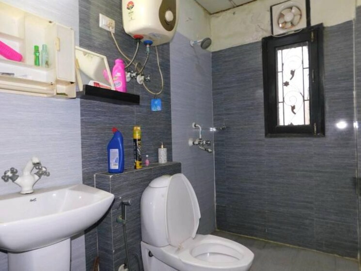 Bathroom, amrapali-heartbeat-city 2 Bedroom 1195 Sq.Ft. Apartment In Sector 107 Noida 9322487