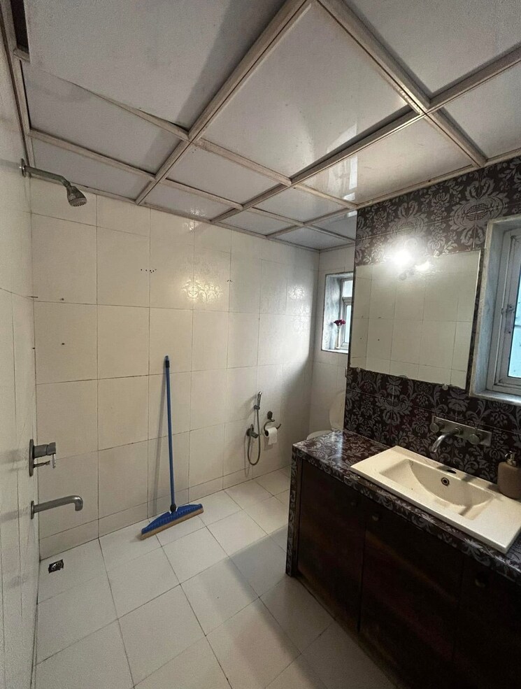 Bathroom, hormuzd-chs 1 Bedroom 420 Sq.Ft. Apartment In Bandra West Mumbai 9322514