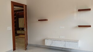Furnished Amenities in 3 BHK Builder Floor at Sector 4 – for Sale