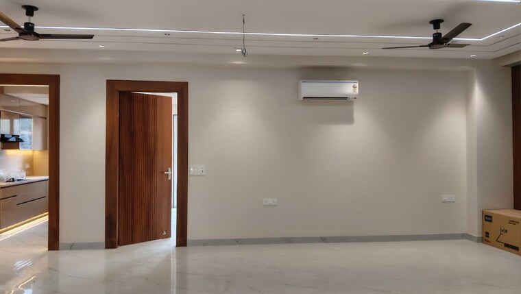 Room, sector 4 3 Bedroom 250 Sq.Yd. Builder Floor In Sector 4 Gurgaon 9322515