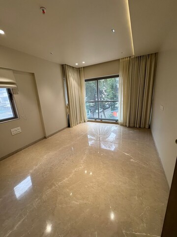 Room in 3 BHK Apartment at Ekta Maplewood, Khar West – for Rent