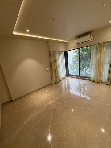 Room in 3 BHK Apartment at Ekta Maplewood, Khar West – for Rent