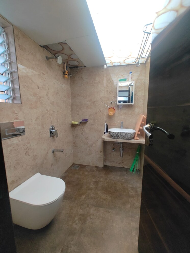 Bathroom, suyog-chs-naupada 2 Bedroom 900 Sq.Ft. Apartment In Naupada Thane 9322531