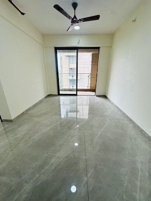 Room in 3 BHK Apartment at Hubtown Seasons, Chembur – for Rent