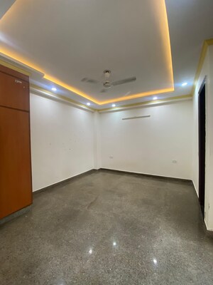 Room in 2 BHK Apartment at Saket – for Rent