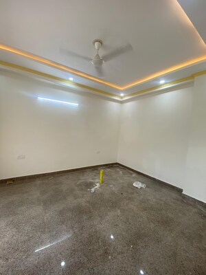 Room in 2 BHK Apartment at Saket – for Rent