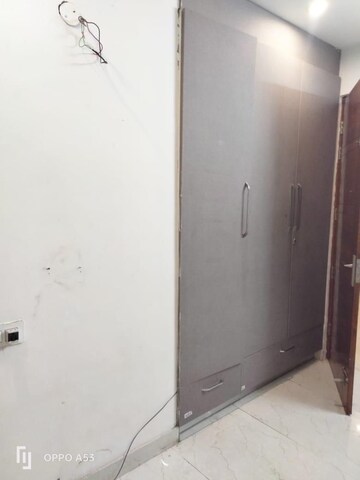 Bathroom in 3 BHK Builder Floor at Sunshine Enclave, Vip Road – for Rent