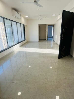 Room in 3 BHK Apartment at Shubham Trident, Chembur – for Rent