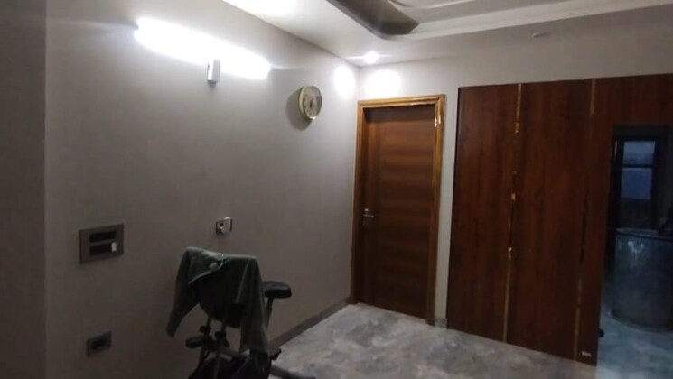 Room, sector 4 6 Bedroom 269 Sq.Yd. Independent House In Sector 4 Gurgaon 9321252