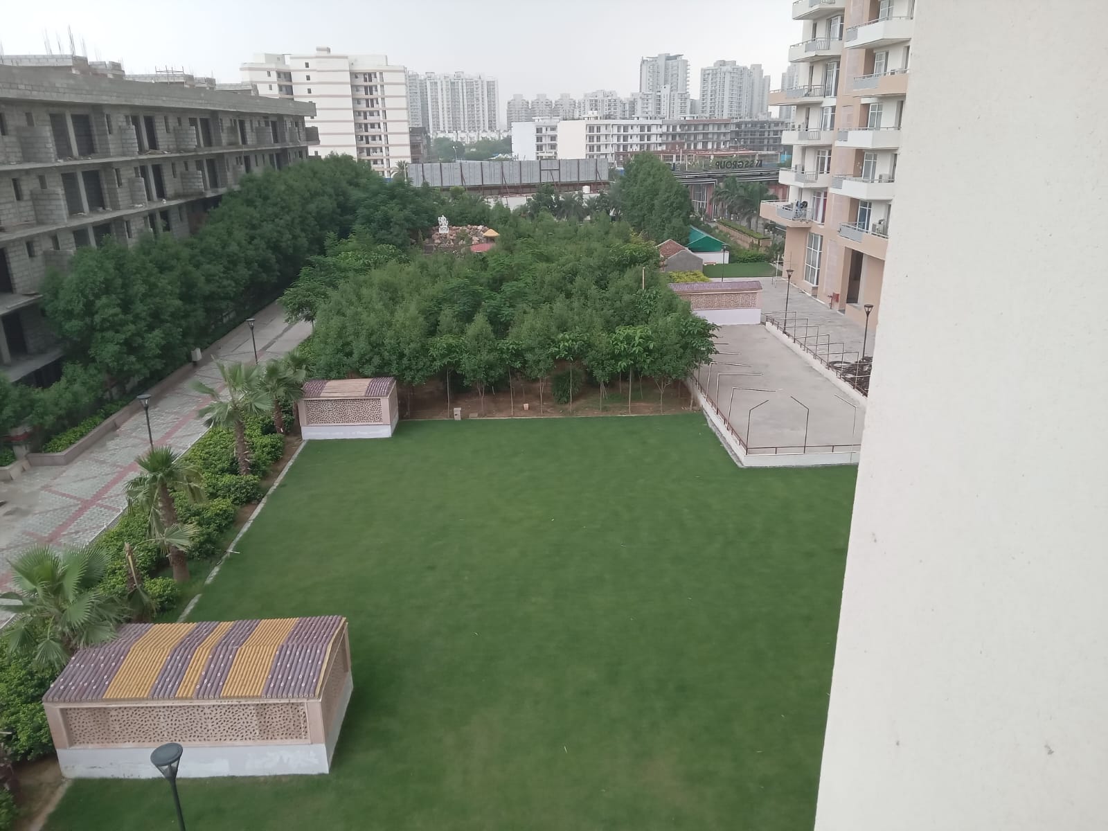 2 BHK Apartment For Sale in SS The Leaf