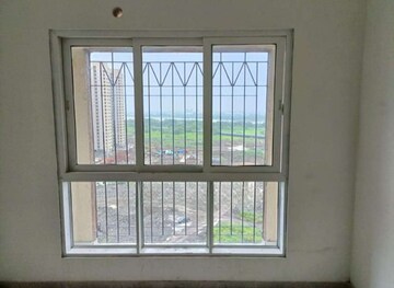 Room in 2 BHK Apartment at Dosti West County, Balkum Pada – for Rent