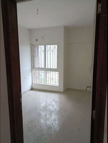 Room in 2 BHK Apartment at Dosti West County, Balkum Pada – for Rent