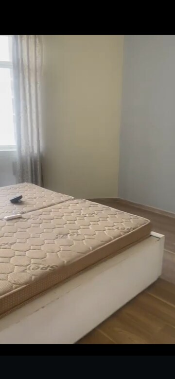 3 BHK Apartment For Rent in Raheja Vedaanta, Sector 108
