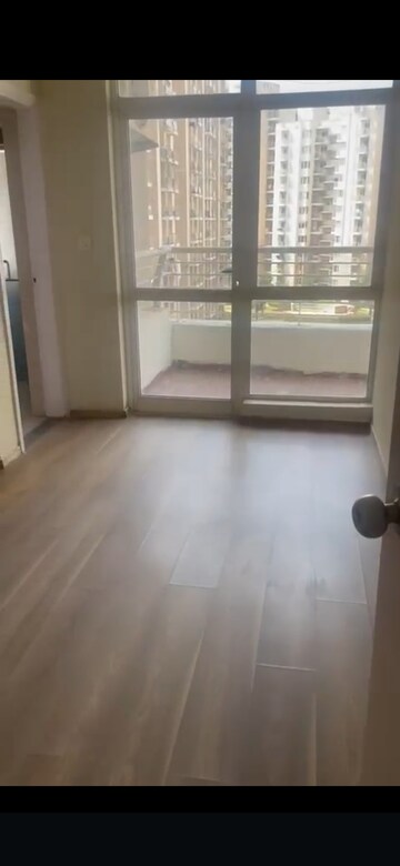 Room in 3 BHK Apartment at Raheja Vedaanta, Sector 108 – for Rent