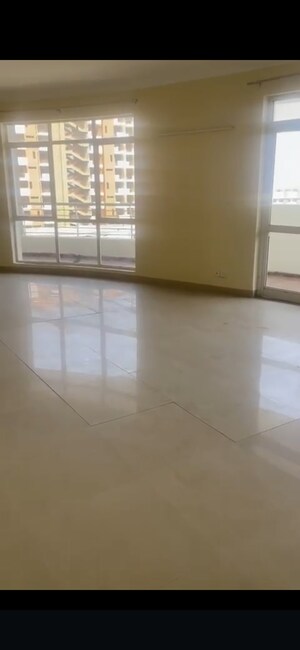 Room in 3 BHK Apartment at Raheja Vedaanta, Sector 108 – for Rent