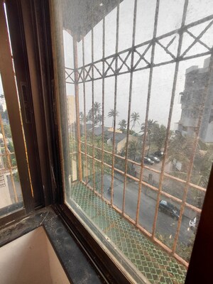 Balcony in 2 BHK Apartment at Everest Apartment Andheri, Andheri West – for Sale