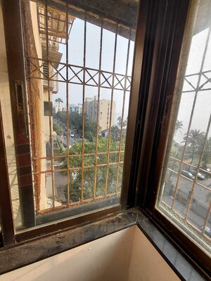 Balcony in 2 BHK Apartment at Everest Apartment Andheri, Andheri West – for Sale