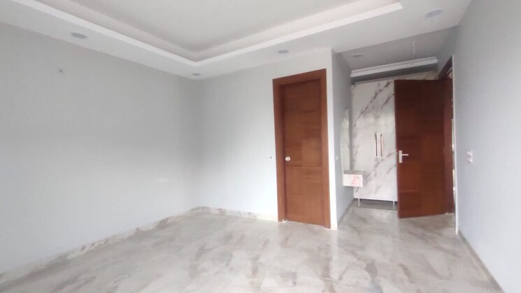 Room, sector 5 4 Bedroom 350 Sq.Yd. Builder Floor In Sector 5 Gurgaon 9322718