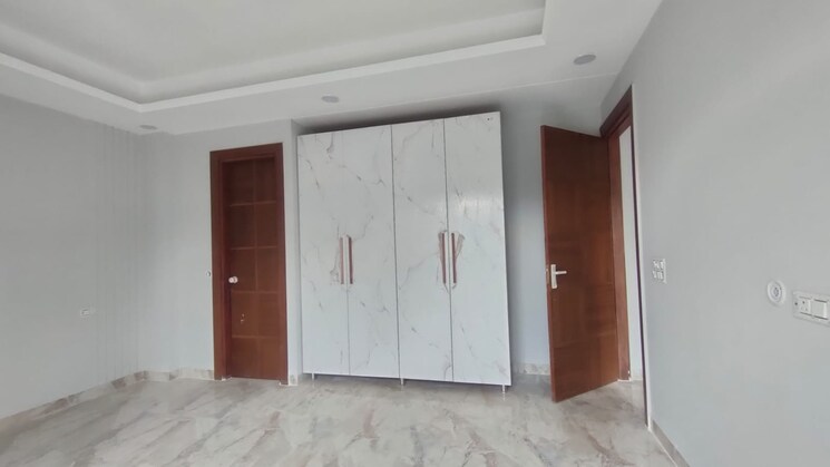 Room, sector 5 4 Bedroom 350 Sq.Yd. Builder Floor In Sector 5 Gurgaon 9322718