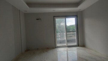 Room in 4 BHK Builder Floor at Sector 5 – for Sale