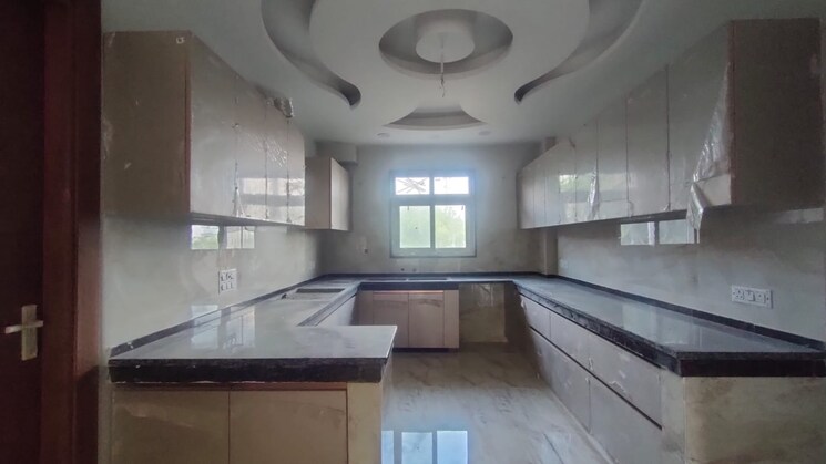 Kitchen, sector 5 4 Bedroom 350 Sq.Yd. Builder Floor In Sector 5 Gurgaon 9322718