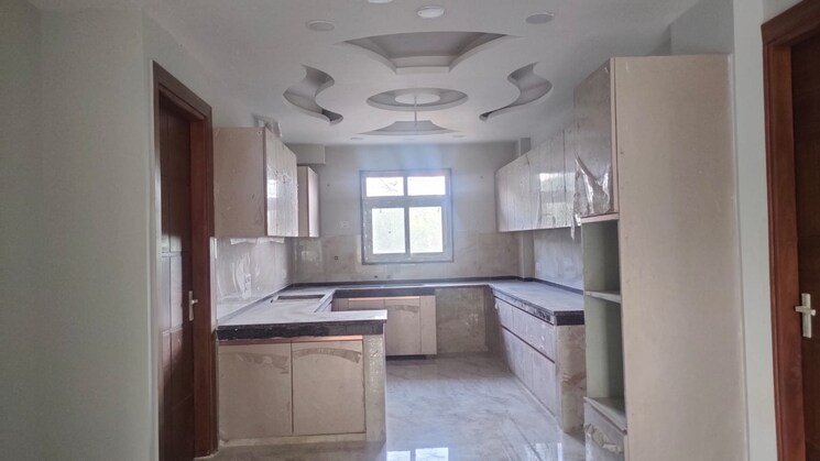 Kitchen, sector 5 4 Bedroom 350 Sq.Yd. Builder Floor In Sector 5 Gurgaon 9322718