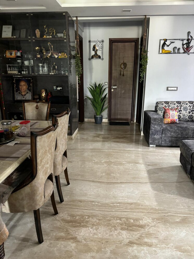  Parking, sector 7 3 Bedroom 250 Sq.Yd. Builder Floor In Sector 7 Gurgaon 9322662