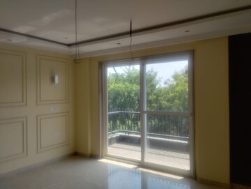 Room in 4 BHK Builder Floor at Sector 4 – for Sale