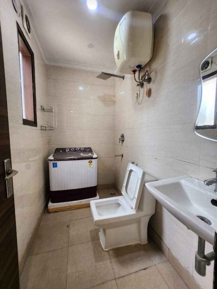 Bathroom, chattarpur 1 Bedroom 500 Sq.Ft. Builder Floor In Chattarpur Delhi 9322797