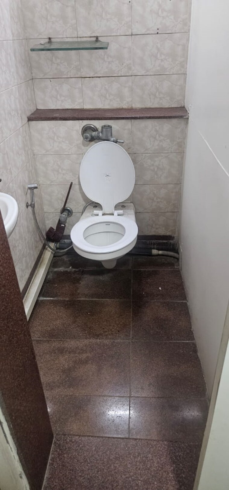Washroom, kalpataru-court Commercial Office Space 1300 Sq.Ft. In Chembur Mumbai 9322796