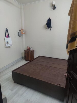 Room in 2 BHK Builder Floor at Laxmi Nagar – for Rent