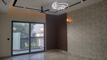 Room in 4 BHK Builder Floor at Sector 4 – for Sale