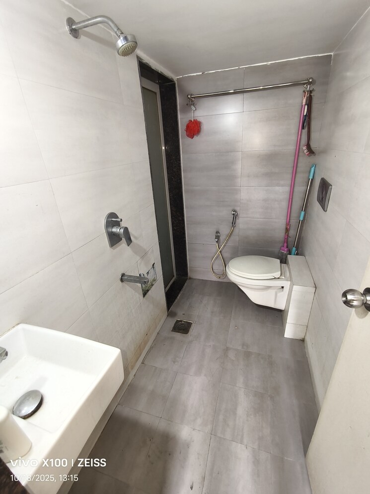 Bathroom, mandar-nature-glory 1 Bedroom 500 Sq.Ft. Apartment In Kalwa Thane 9322837