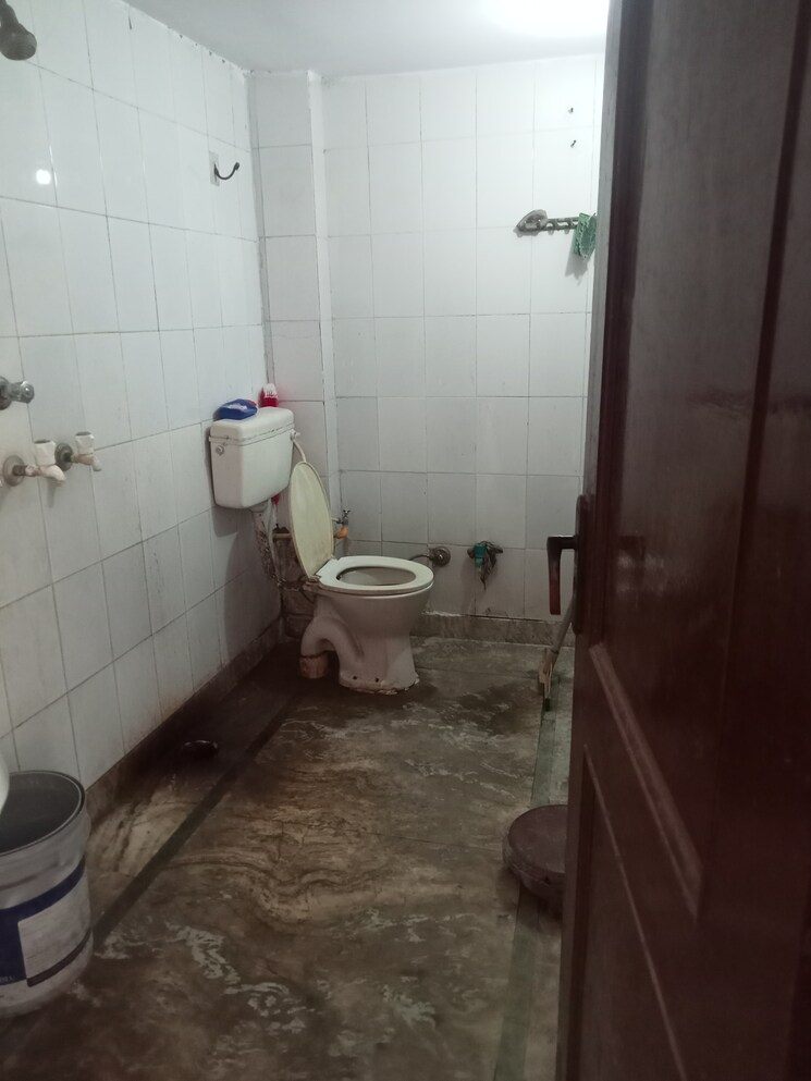 Bathroom, new model town 5 Bedroom 80 Sq.Yd. Independent House In New Model Town Panipat 9322865