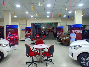  Showroom For Rent in Gomti Nagar