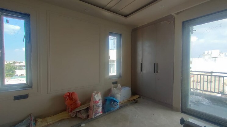 Room, sector 4 3 Bedroom 250 Sq.Yd. Builder Floor In Sector 4 Gurgaon 9322930