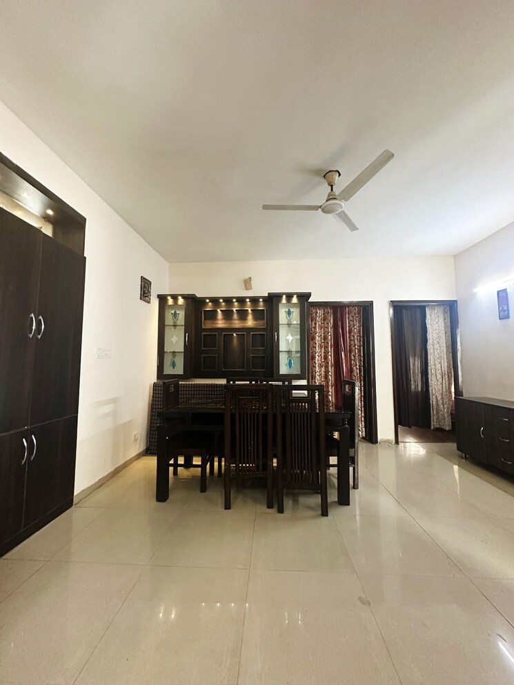 Living Room, vip road 3 Bedroom 1735 Sq.Ft. Apartment In Vip Road Zirakpur 9322910