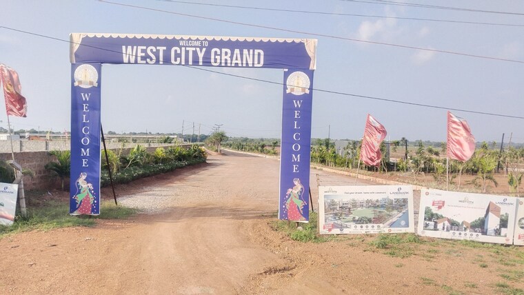 Garden, landmark-west-city-grand  150 Sq.Yd. Plot In Kamkole Hyderabad 9322933