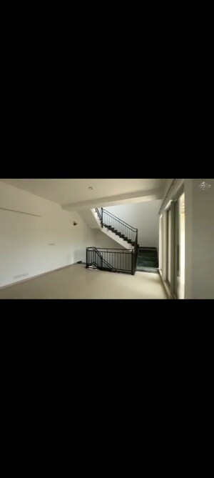 Room in 5 BHK Villa at Vatika Signature Villas, Sector 82 – for Rent