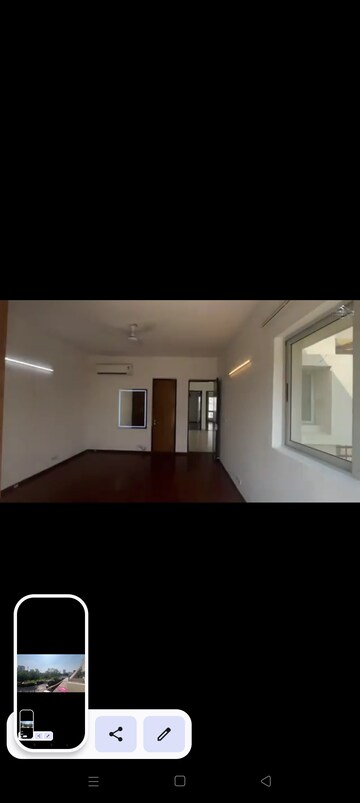 Room in 5 BHK Villa at Vatika Signature Villas, Sector 82 – for Rent