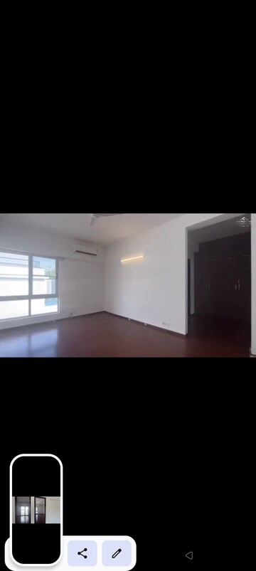 Room in 5 BHK Villa at Vatika Signature Villas, Sector 82 – for Rent