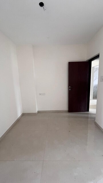 Room in 2 BHK Apartment at Anant Tara, Kandivali West – for Rent